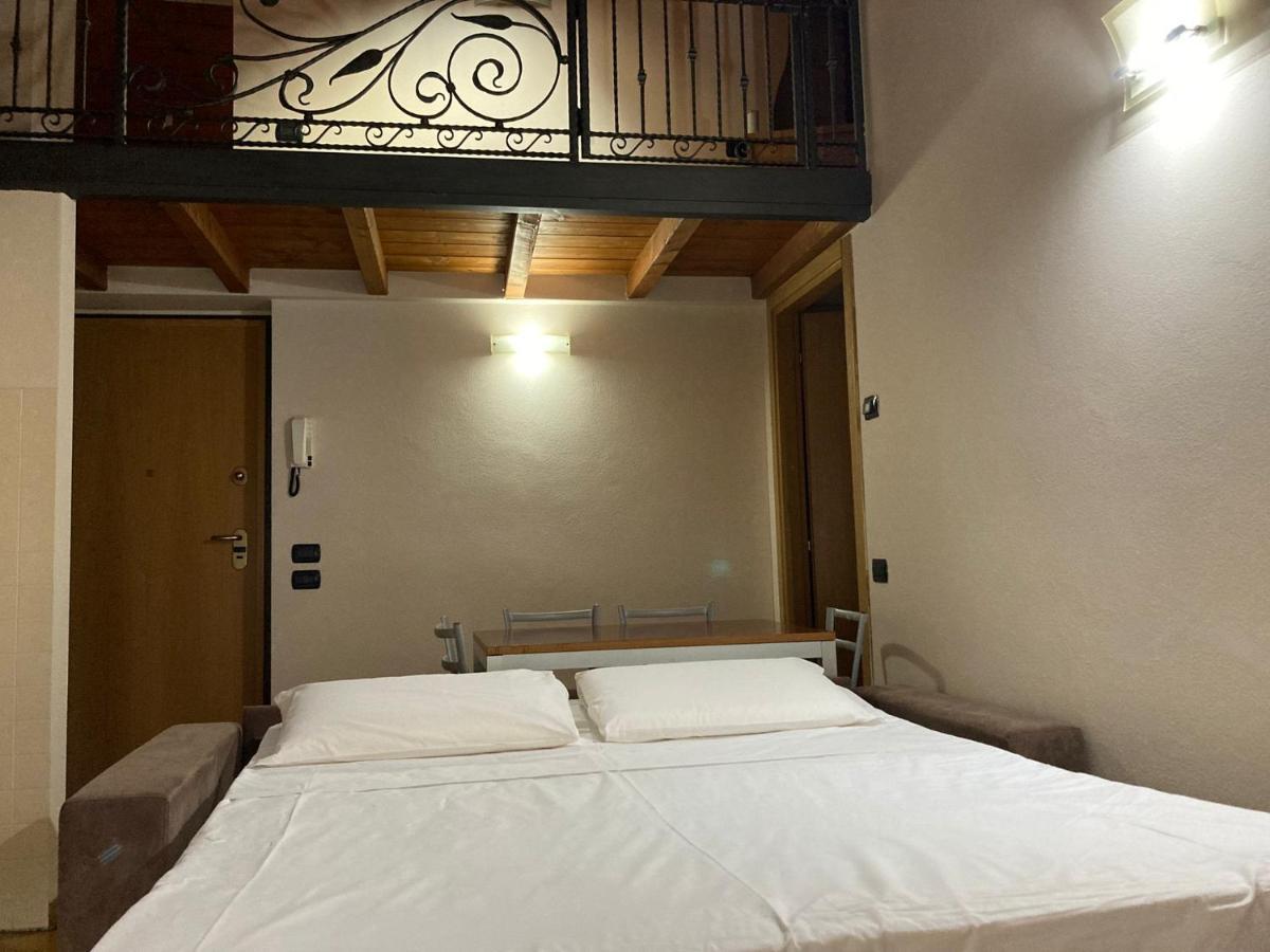 Downtown Room Бергамо Экстерьер фото